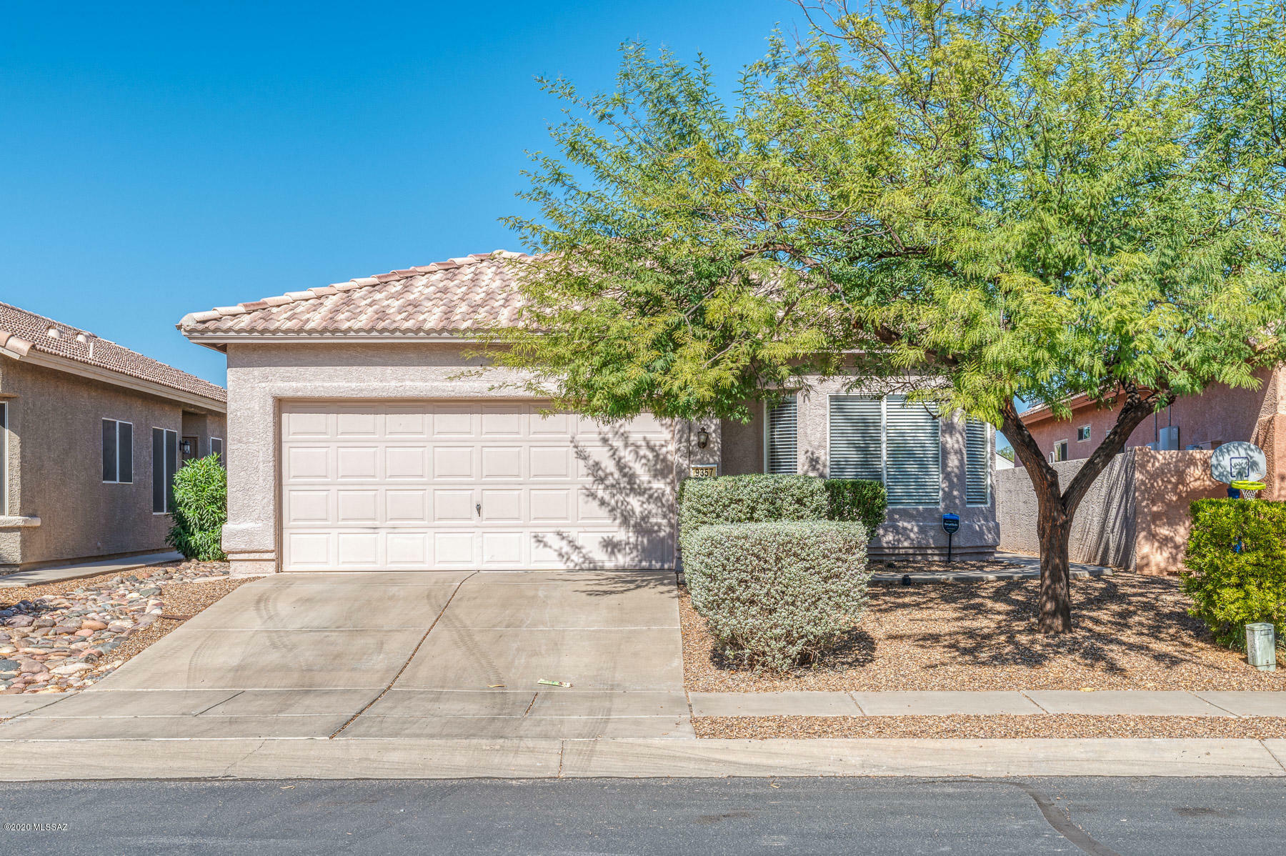 Property Photo:  9357 N Painted Sky Drive  AZ 85743 