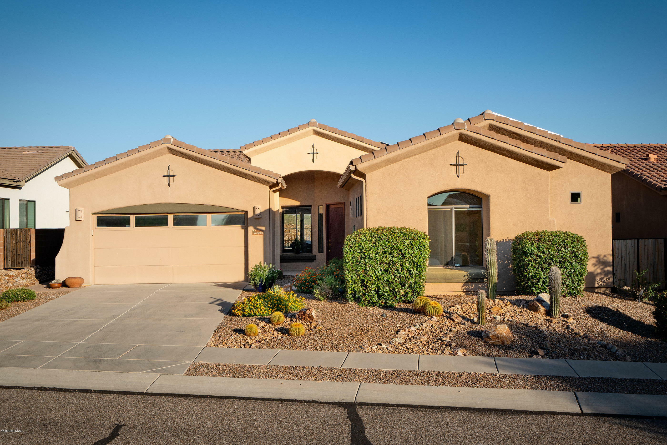 Property Photo: 13086 N Kenosha Bluff Drive AZ 85658