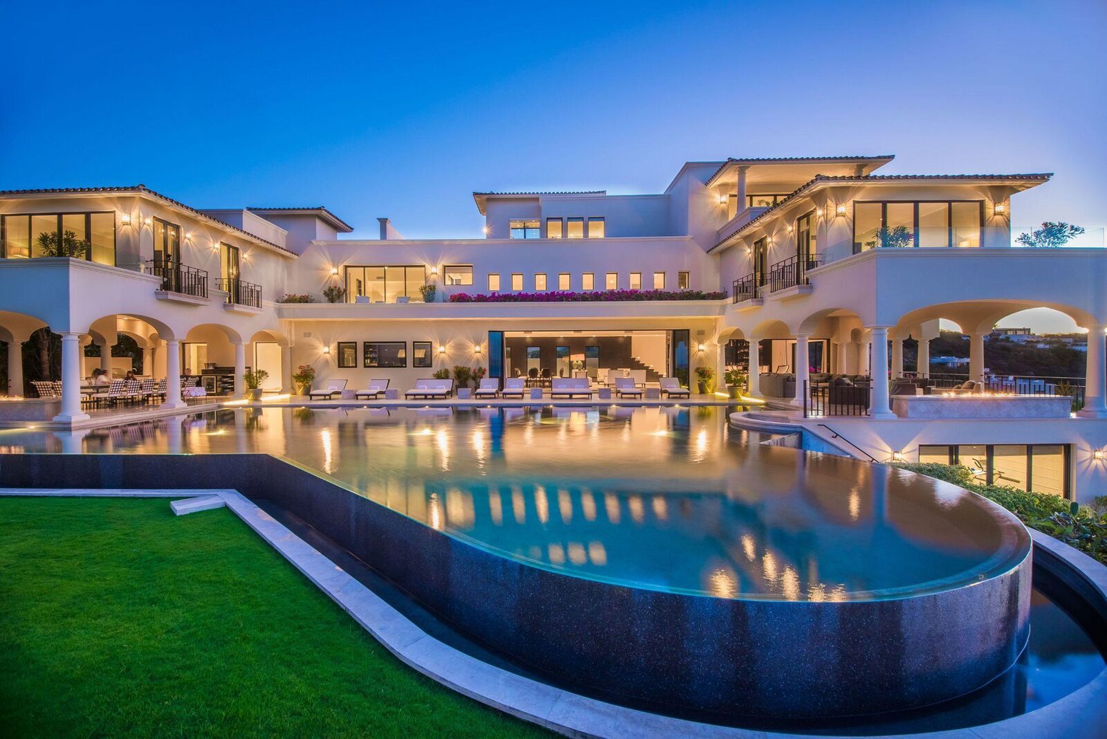 Property Photo:  Calle Padre Kino Paradiso Perduto  BS  