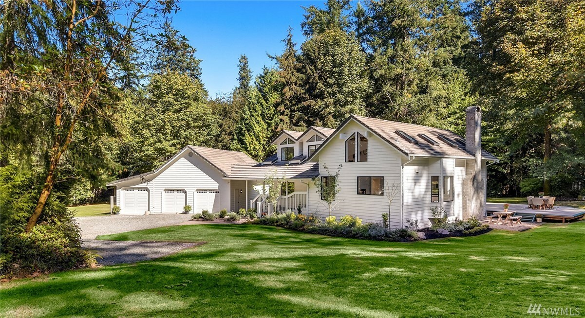 Property Photo:  9635 NE Raccoon Lane  WA 98110 