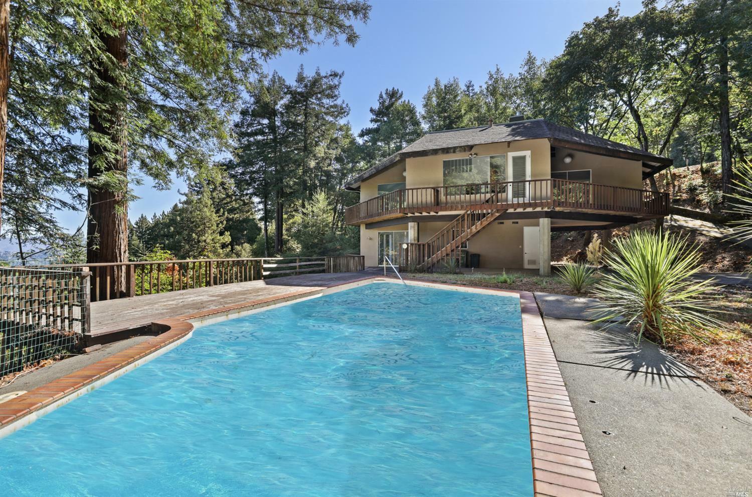 Property Photo:  375 Crown Road  CA 94904 