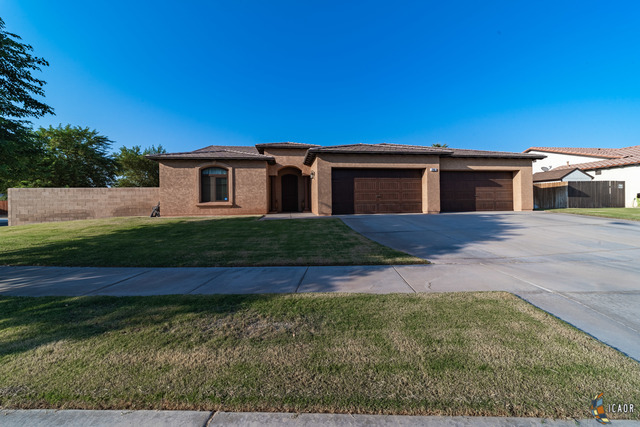 Property Photo: 2962 Vine Ct CA 92243