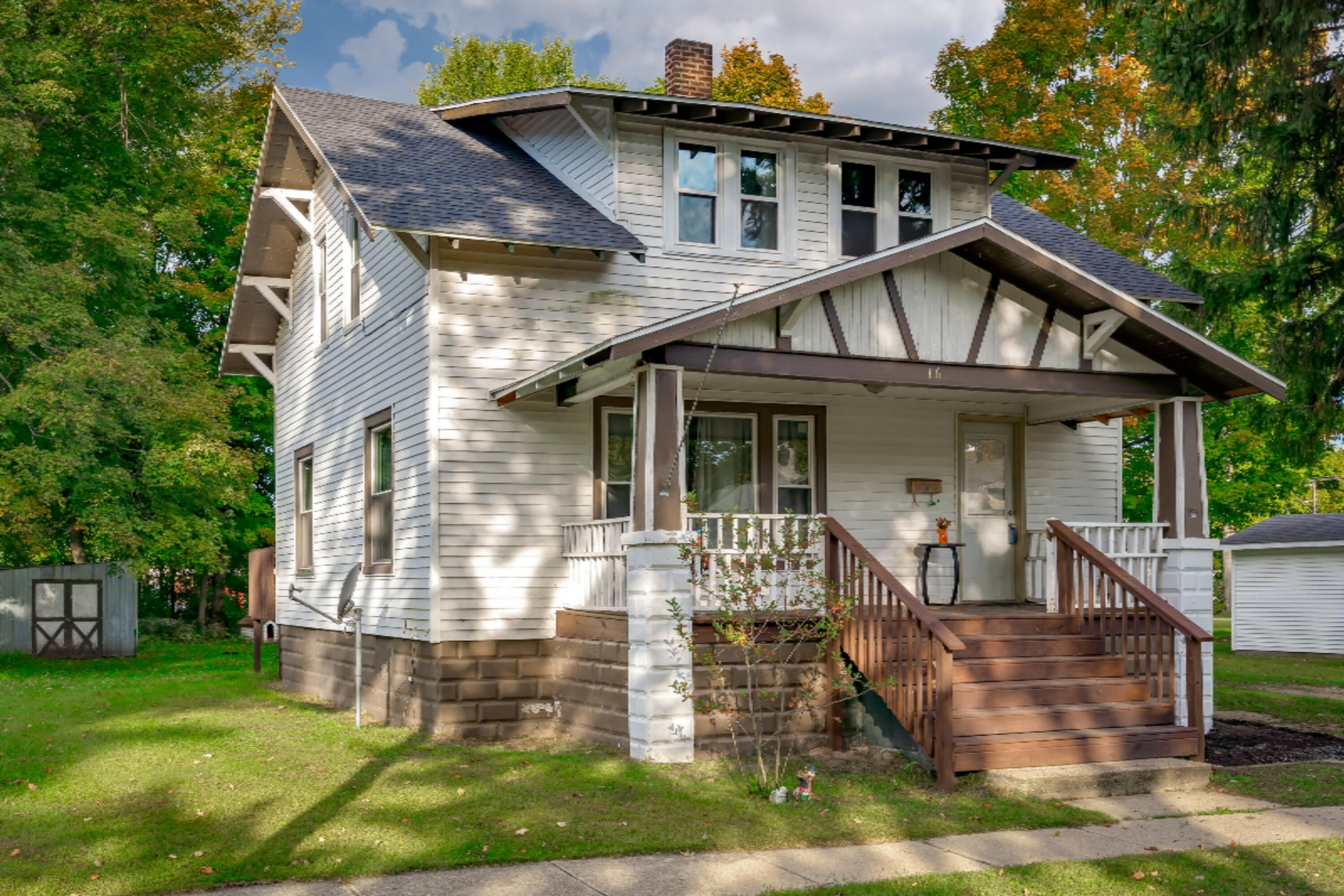 Property Photo:  16 Maple Street  MI 49013 