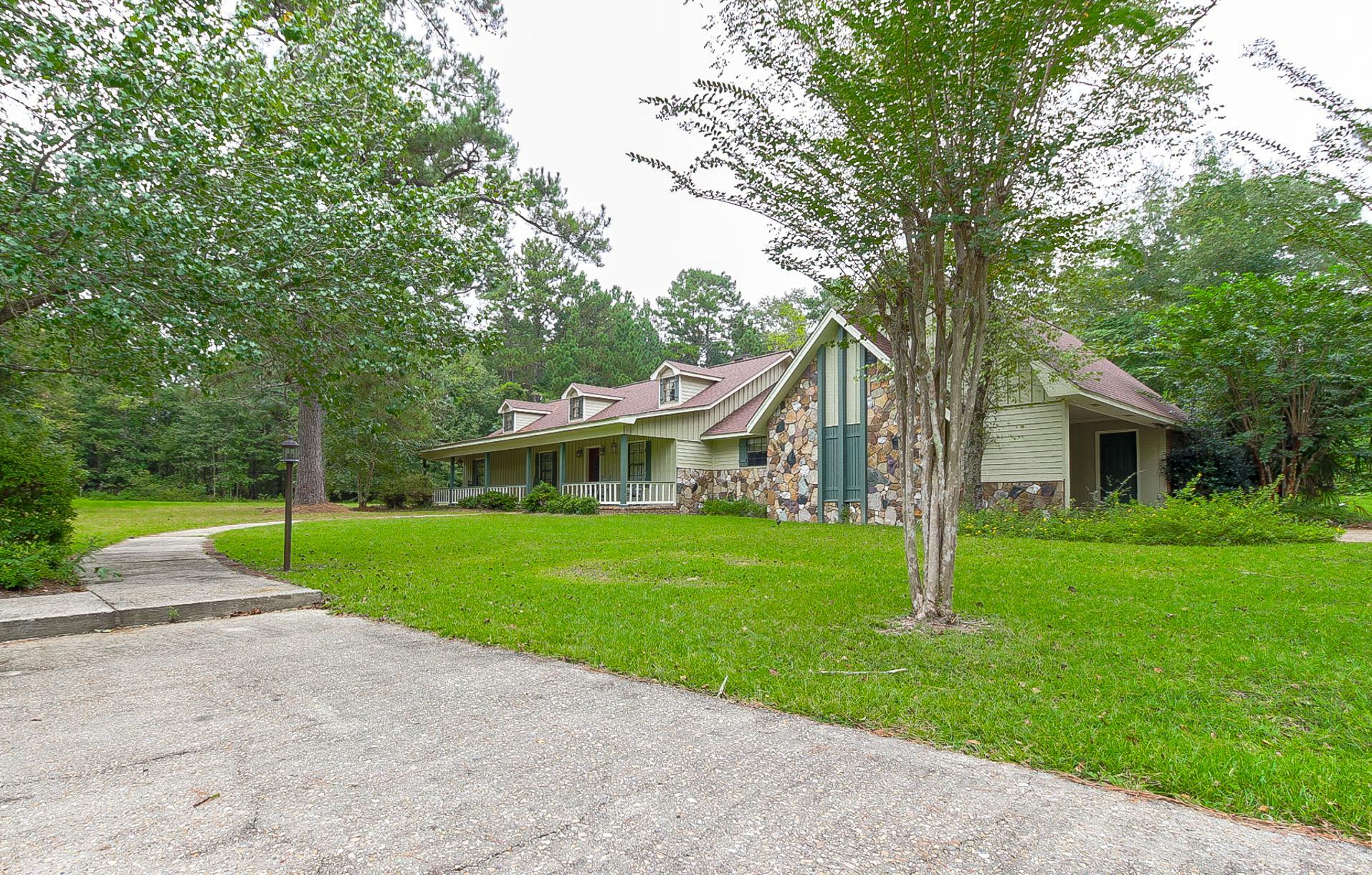 Property Photo:  1546 E Old Hwy 49  MS 39401 