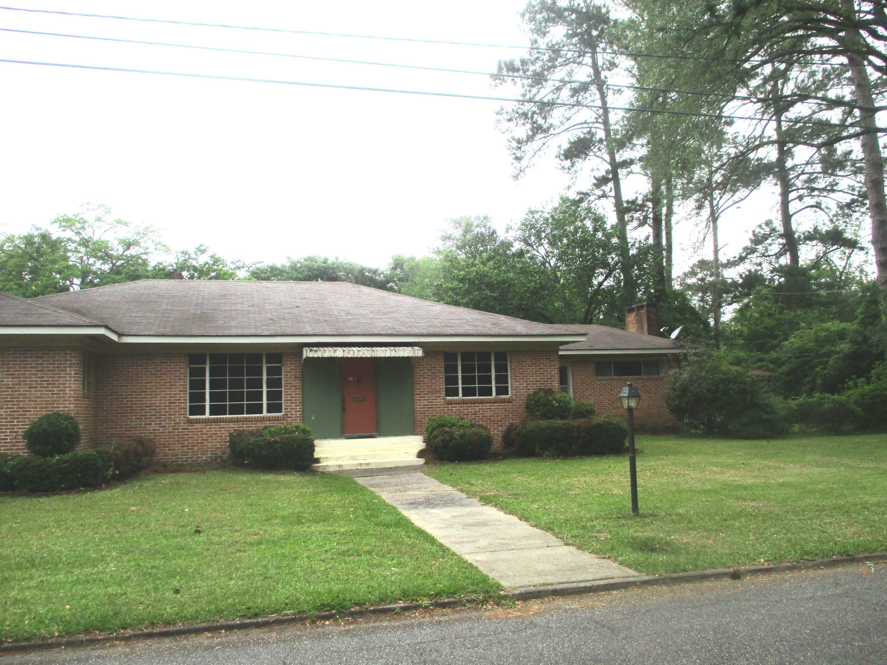 Property Photo:  611 Keys Ave.  MS 39429 