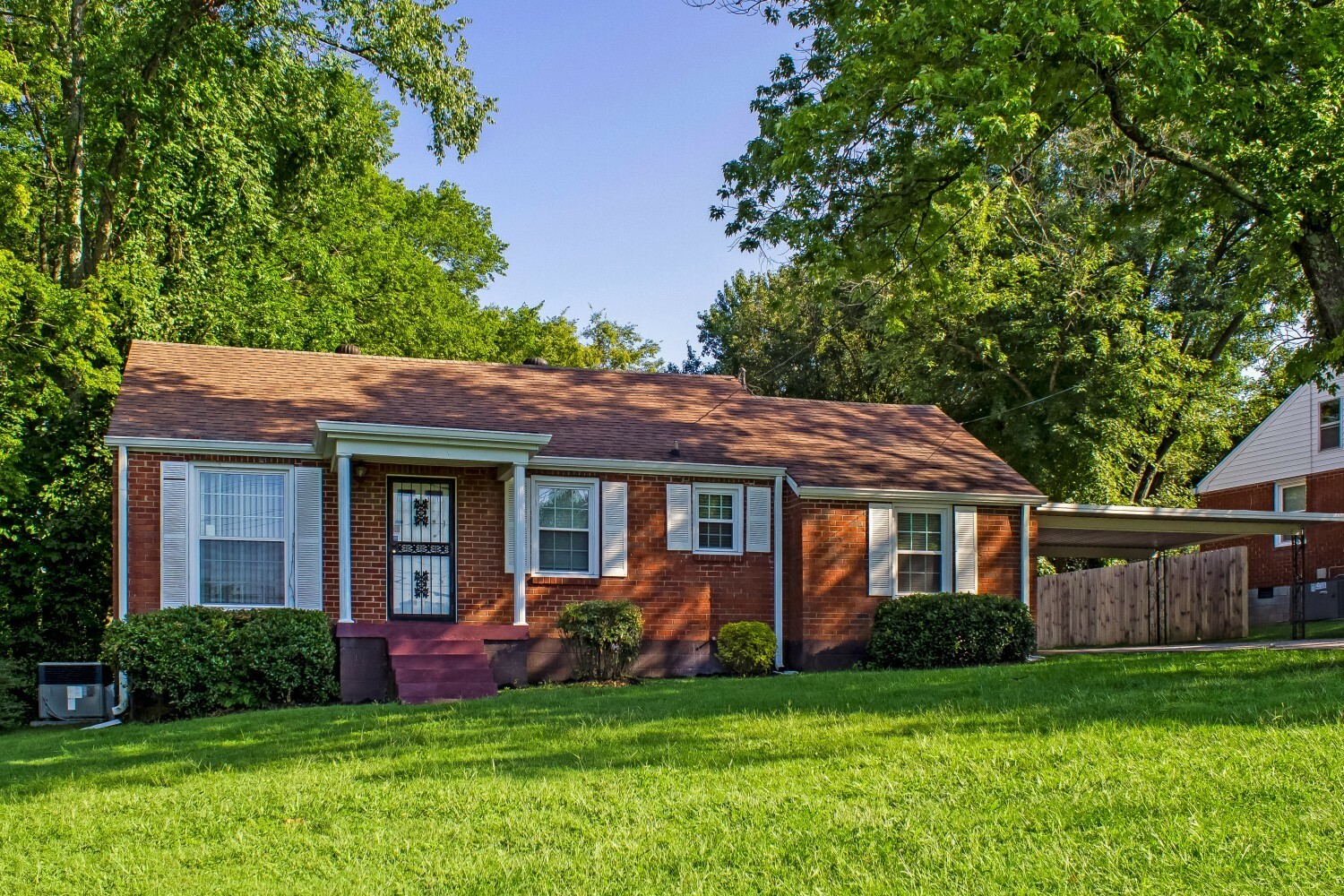 Property Photo: 716 Dover Rd TN 37211