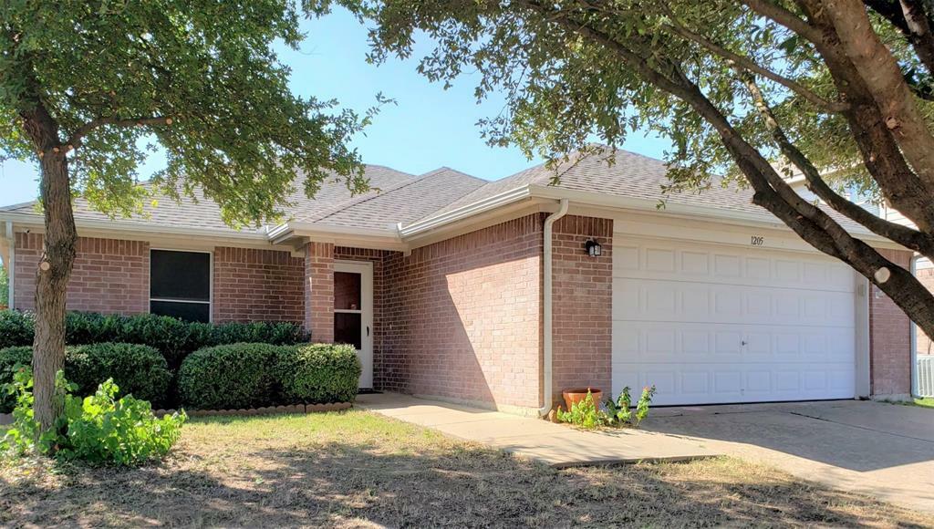 Property Photo: 1205 Ramsey Court TX 76209