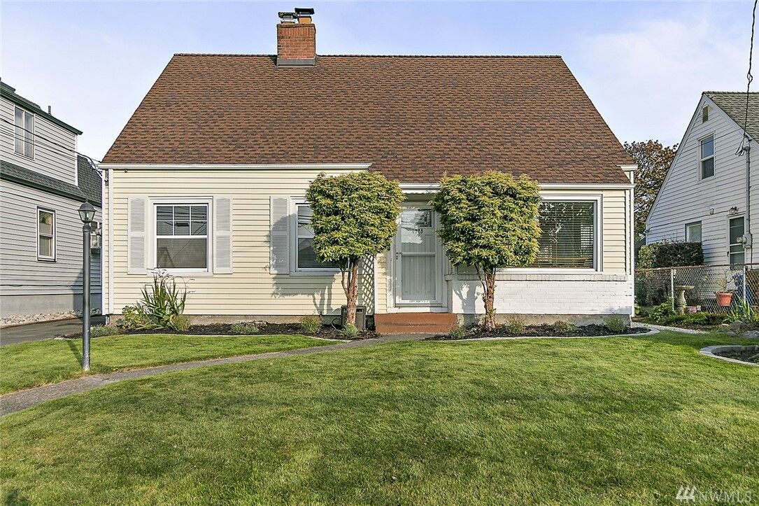 Property Photo:  4825 A St  WA 98408 