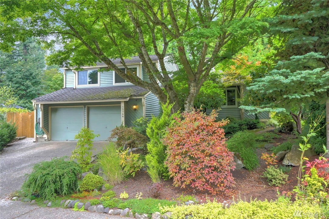 Property Photo:  15764 SE 166th Place  WA 98058 