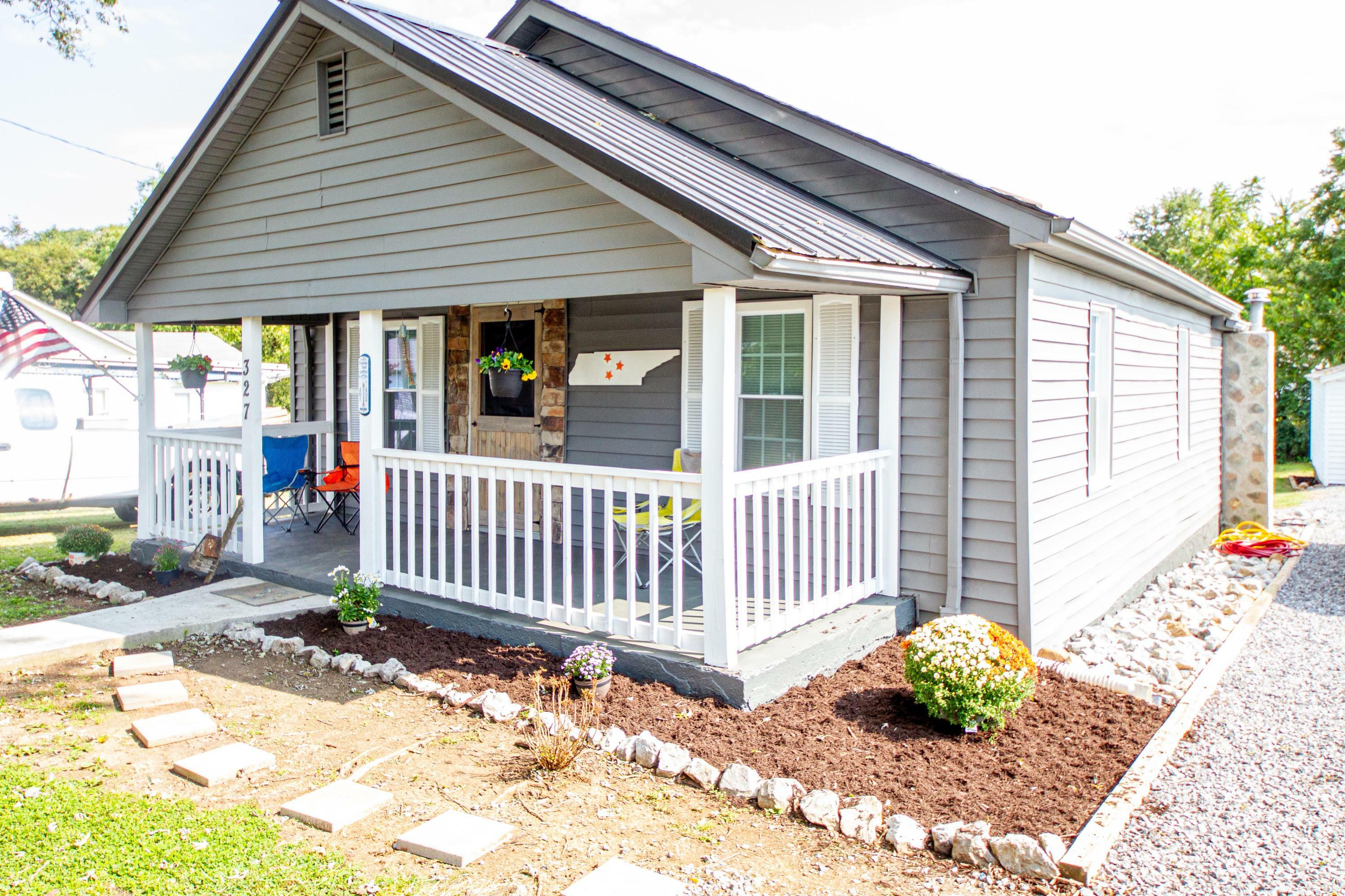 Property Photo:  327 Abrams St  TN 37853 