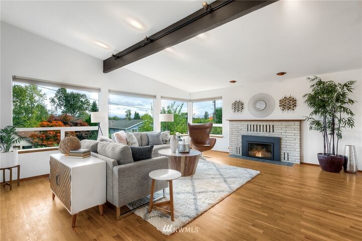 Property Photo:  3111 24th Avenue S  WA 98144 