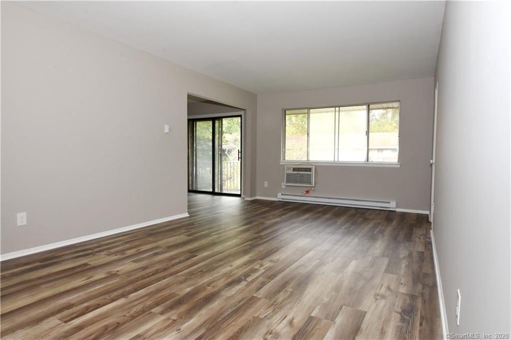 Property Photo: 124 Kennedy Drive 124 CT 06606