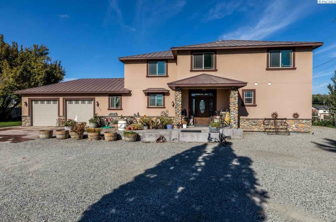 Property Photo: 132 Valley Dr WA 99323