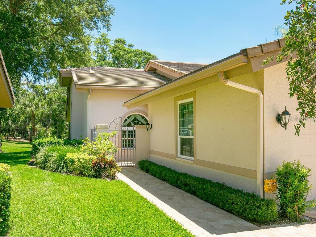 Property Photo:  4460 Highland Park 11  FL 34235 