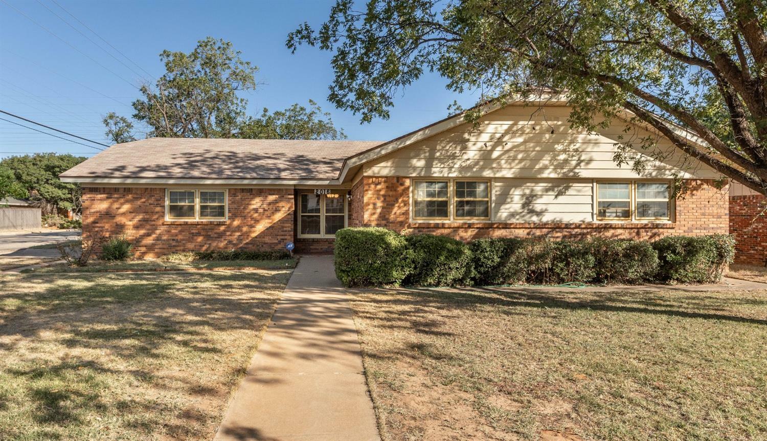 Property Photo:  2016 70th Street  TX 79412 