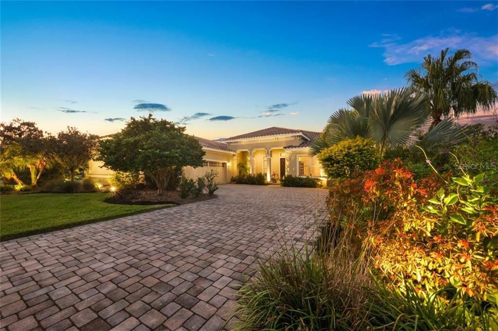 Property Photo: 16707 1st Avenue E FL 34212