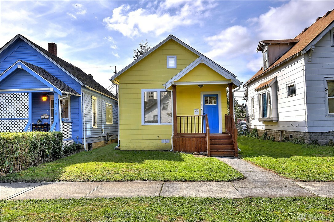 Property Photo:  1712 S L St  WA 98405 