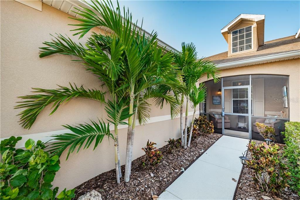 Property Photo:  2311 Barracuda Court  FL 34691 