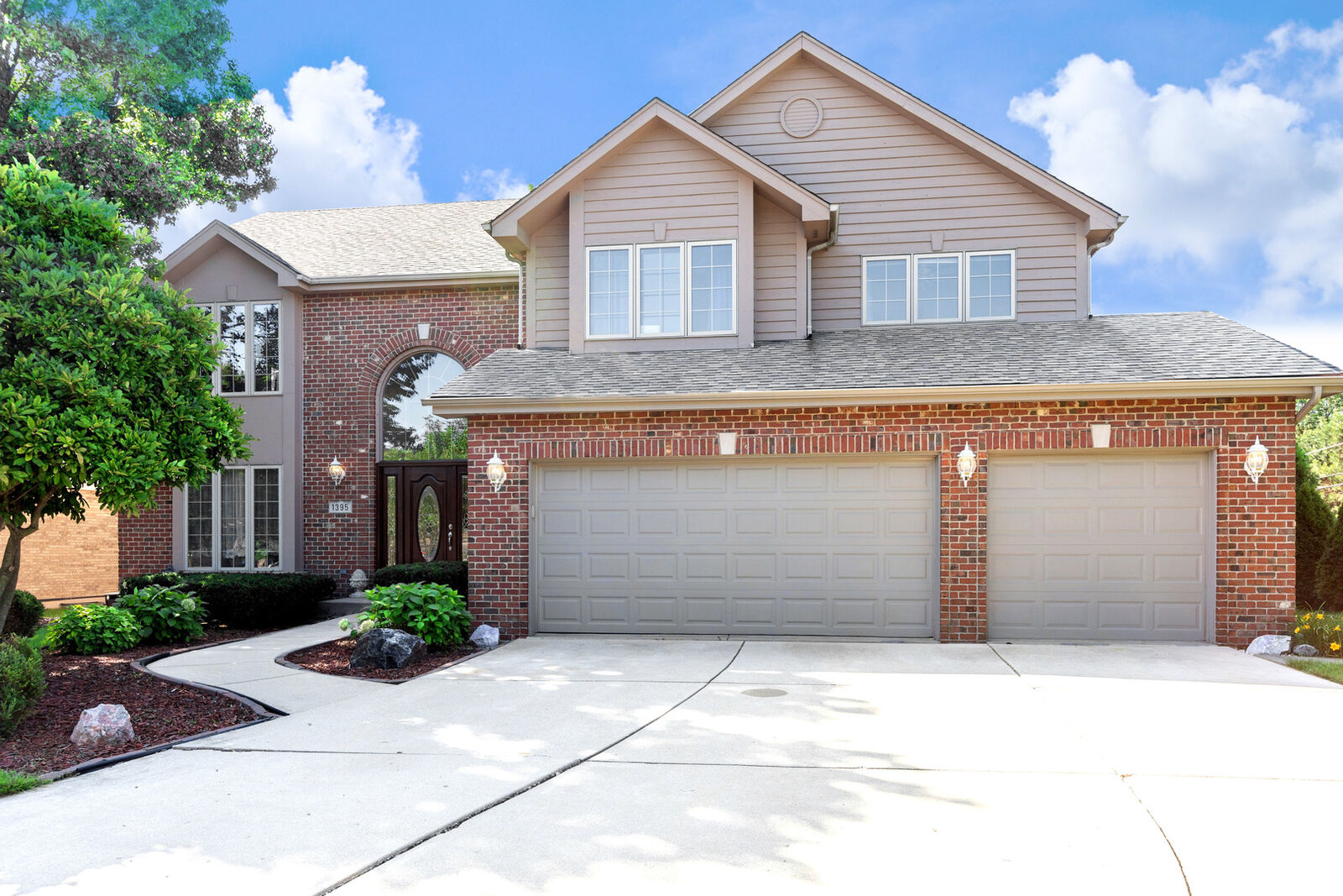 Property Photo: 1395 Von Drash Drive IL 60561