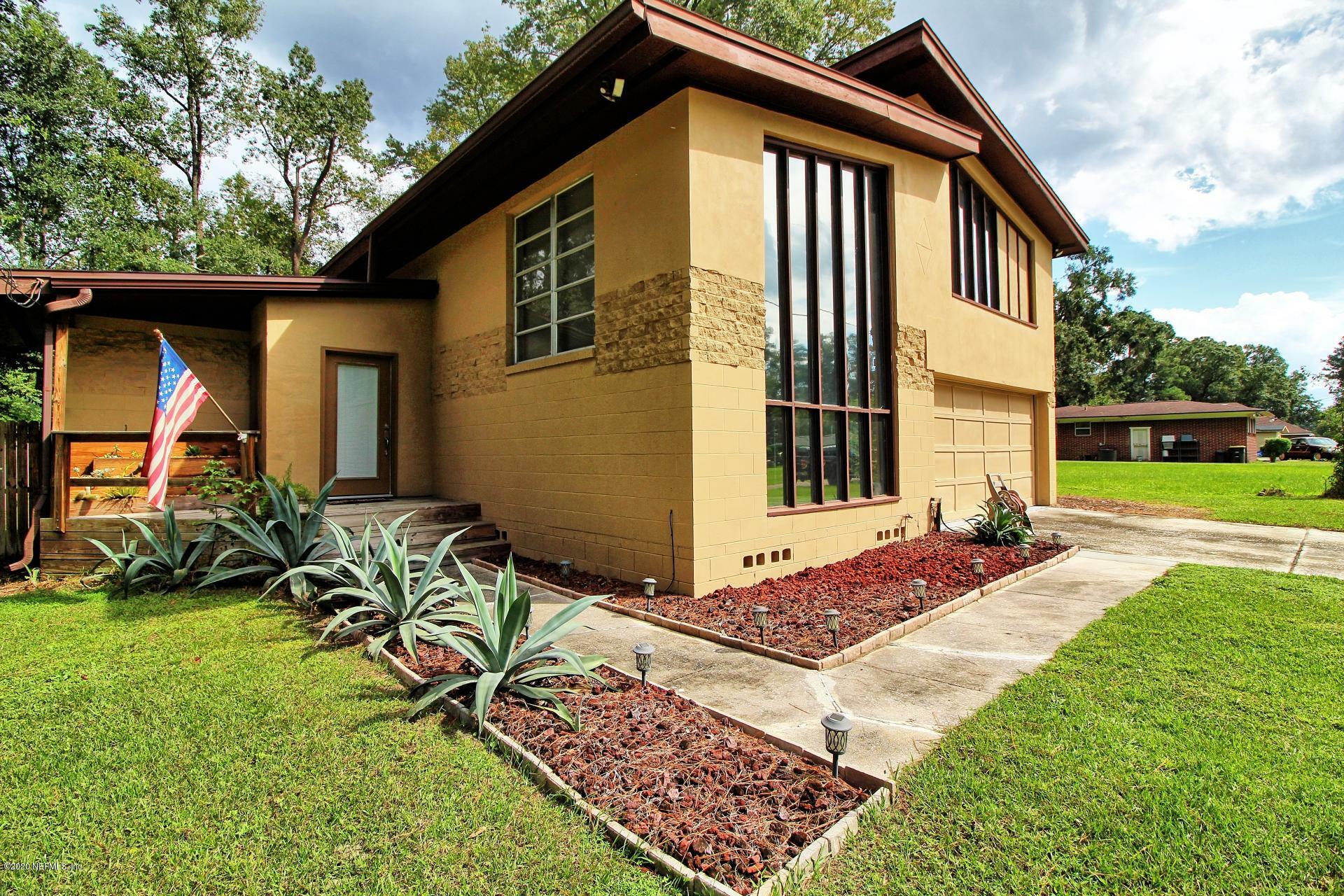 Property Photo: 6133 Pope Place FL 32209