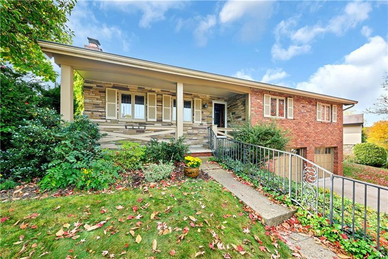 Property Photo: 105 Robeson Dr PA 15108