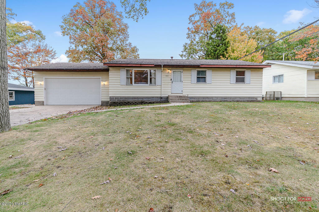 Property Photo:  1804 Bonneville Drive  MI 49441 