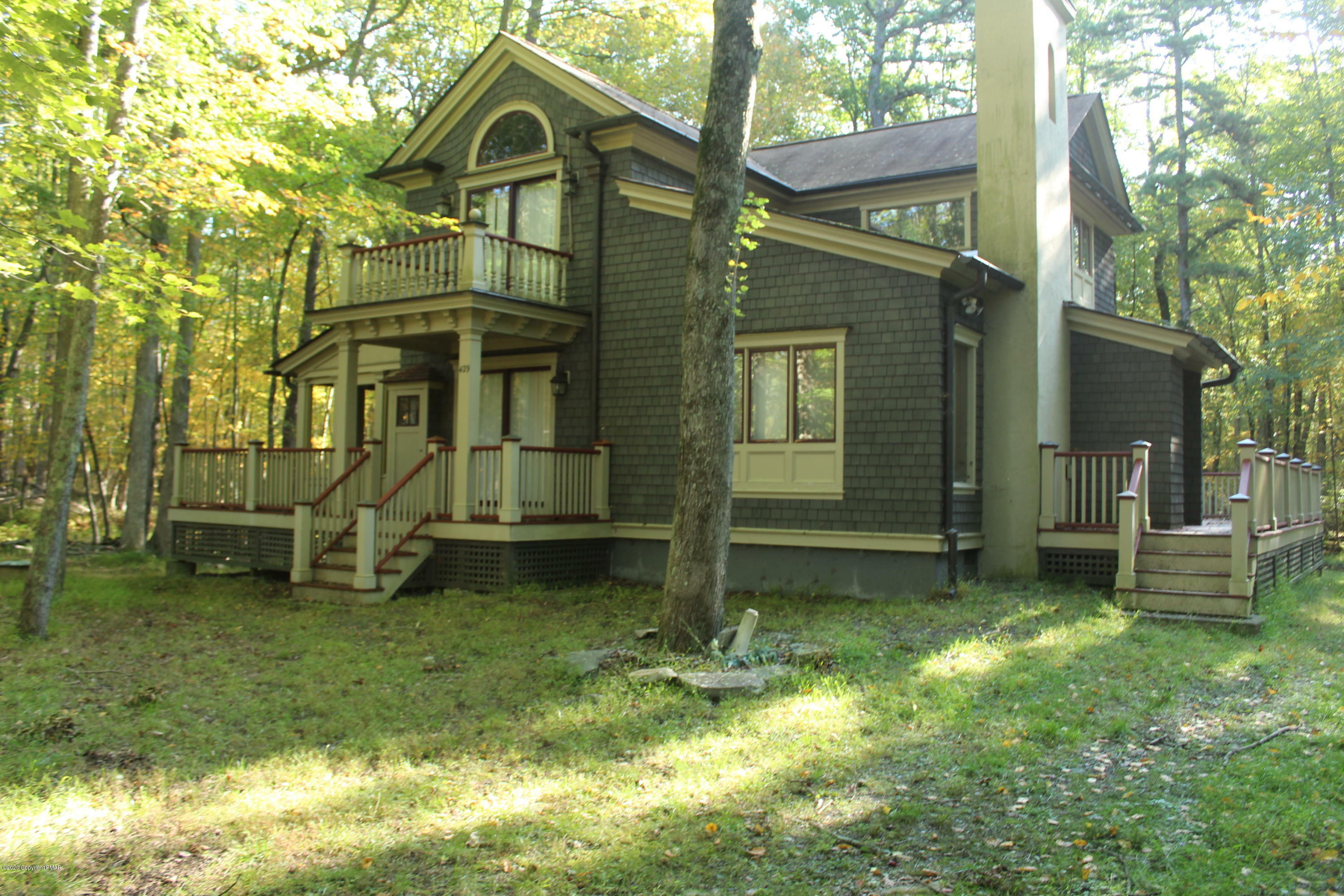 Property Photo:  429 Underhill Drive  PA 18371 