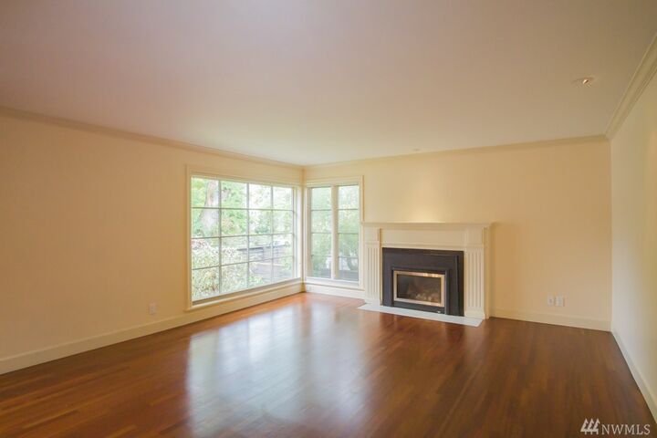 Property Photo:  2036 McGilvra Blvd E  WA 98112 