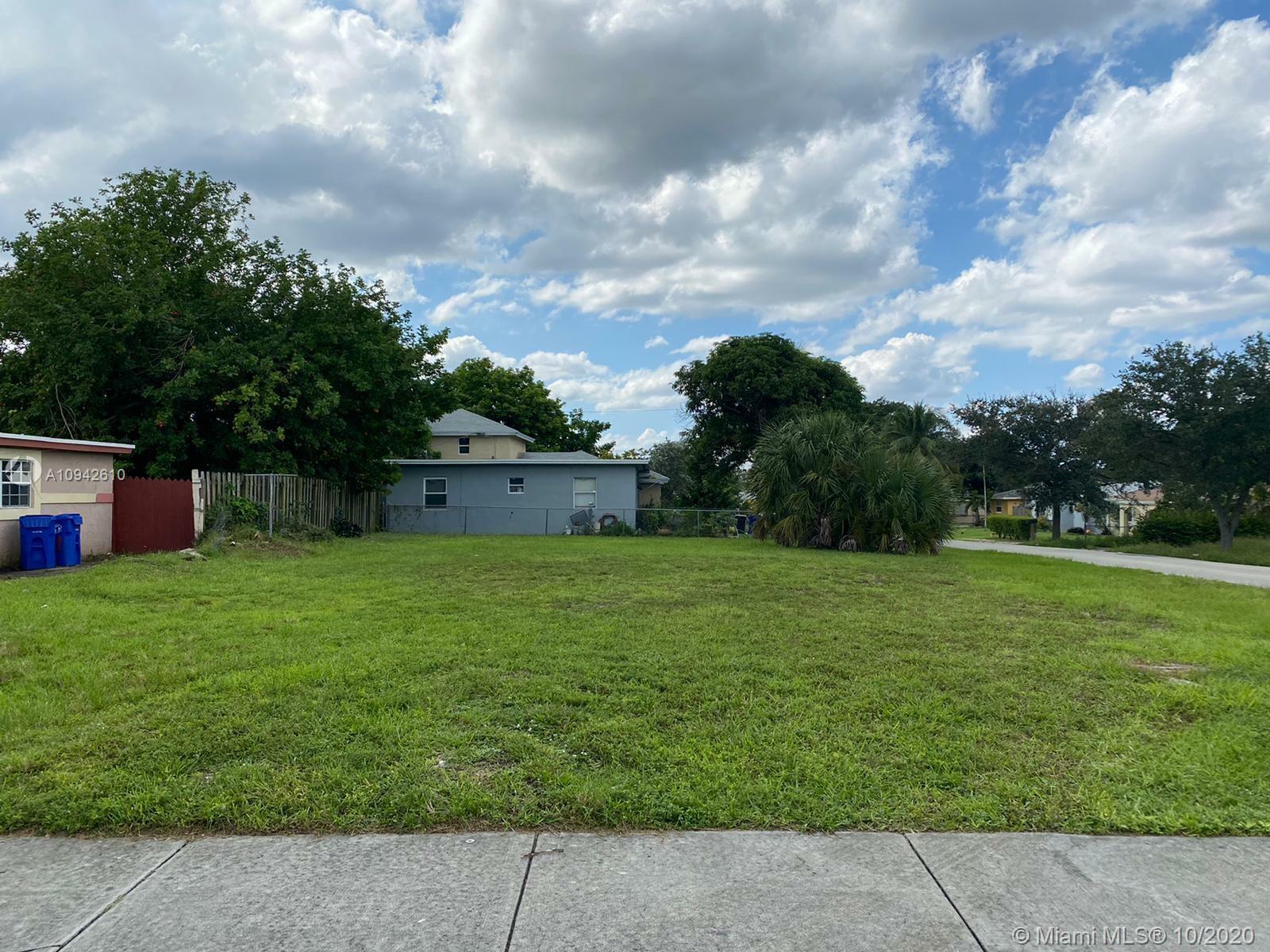 Property Photo:  1229 SW 35th Ave  FL 33312 