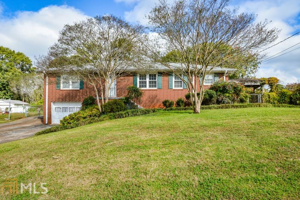 Property Photo: 686 Birchwood Ln GA 30060