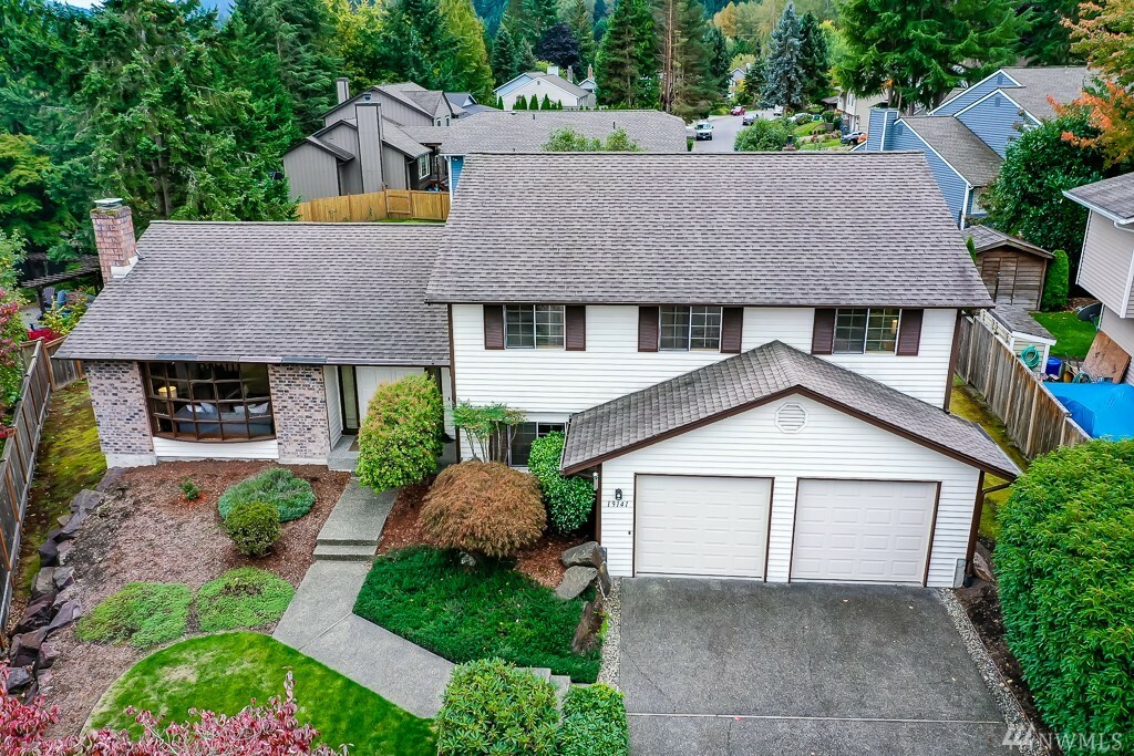 Property Photo:  19141 SE 45th St  WA 98027 