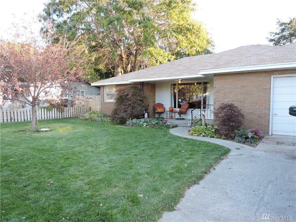 Property Photo: 404 K St SW WA 98848