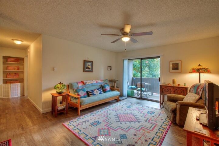 Property Photo:  1505 N Defiance Street Q203  WA 98406 