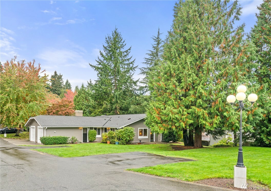 Property Photo: 15920 NE 41st St 9B WA 98052
