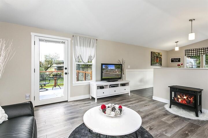 Property Photo: 26220 NE Stella Street 1 WA 98019