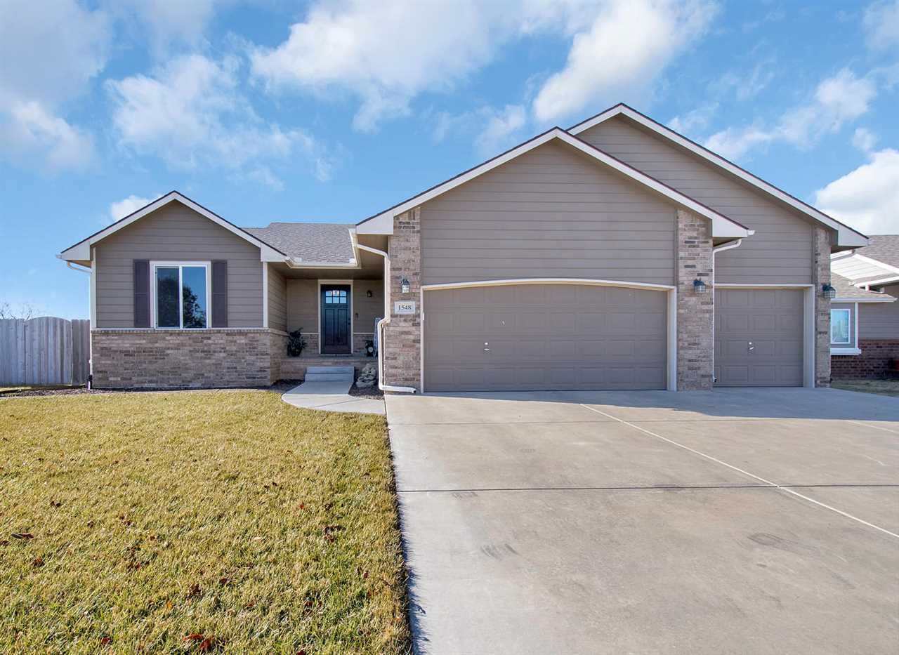 Property Photo:  1548 W Hickory St  KS 67060-7672 