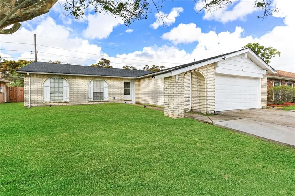 Property Photo:  2312 Oakmere Drive  LA 70058 