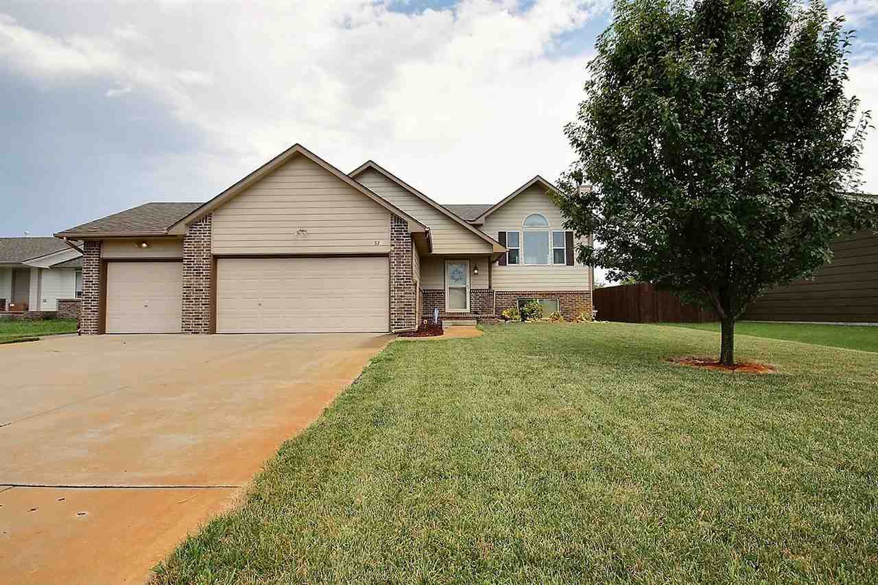 Property Photo:  320 S Stoneridge St  KS 67147 