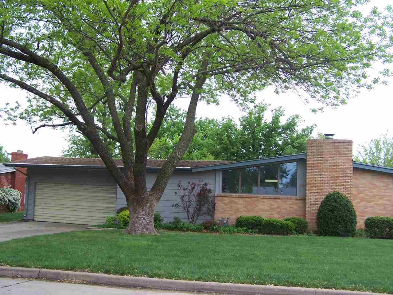 Property Photo:  1915 W 23rd St N  KS 67204 