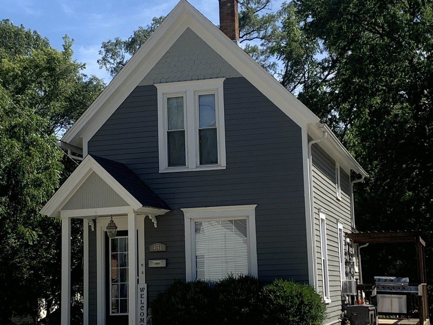 Property Photo: 451 Franklin Boulevard IL 60120