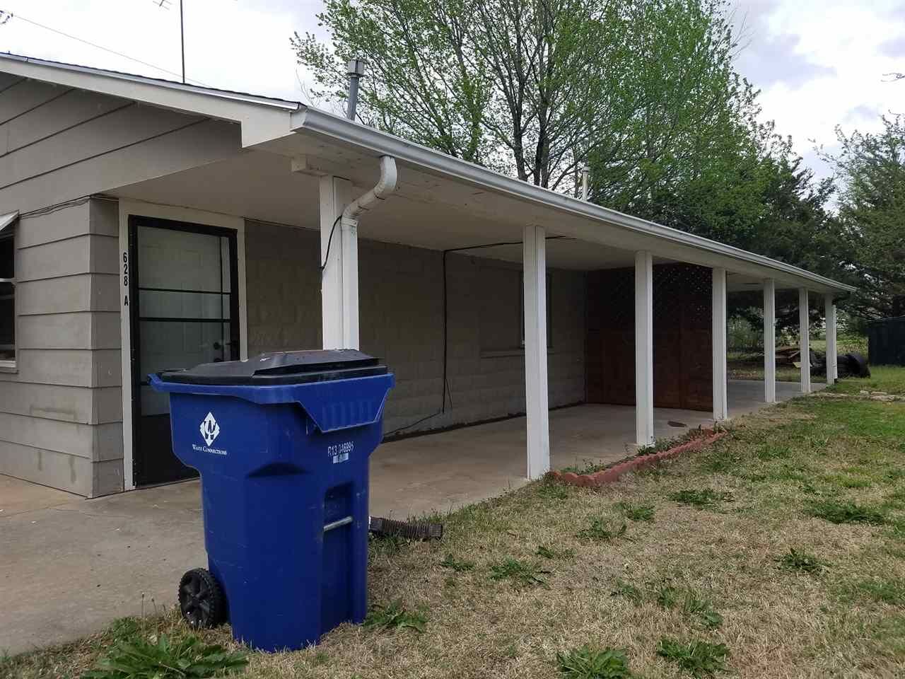 Property Photo: 628 S Elm St KS 67039