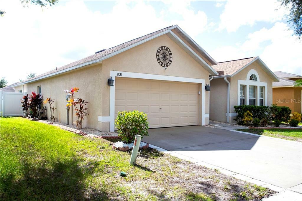 Property Photo: 6929 Crown Lake Drive FL 33534