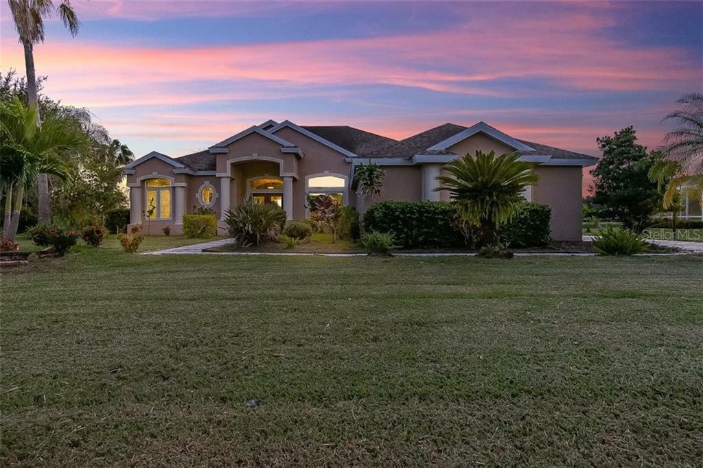 Property Photo:  10512 Firestone Drive  FL 34202 