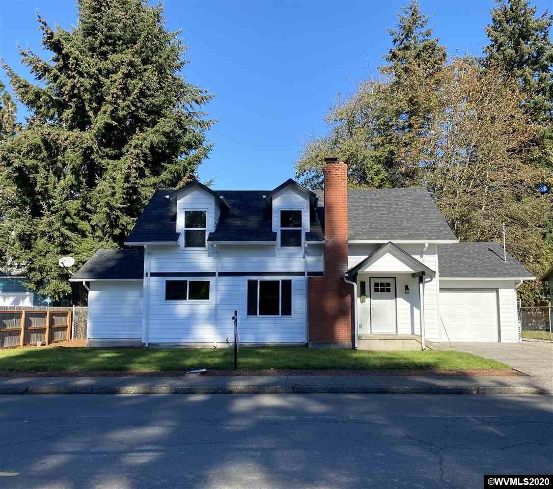 Property Photo:  667 W Ida St  OR 97383 