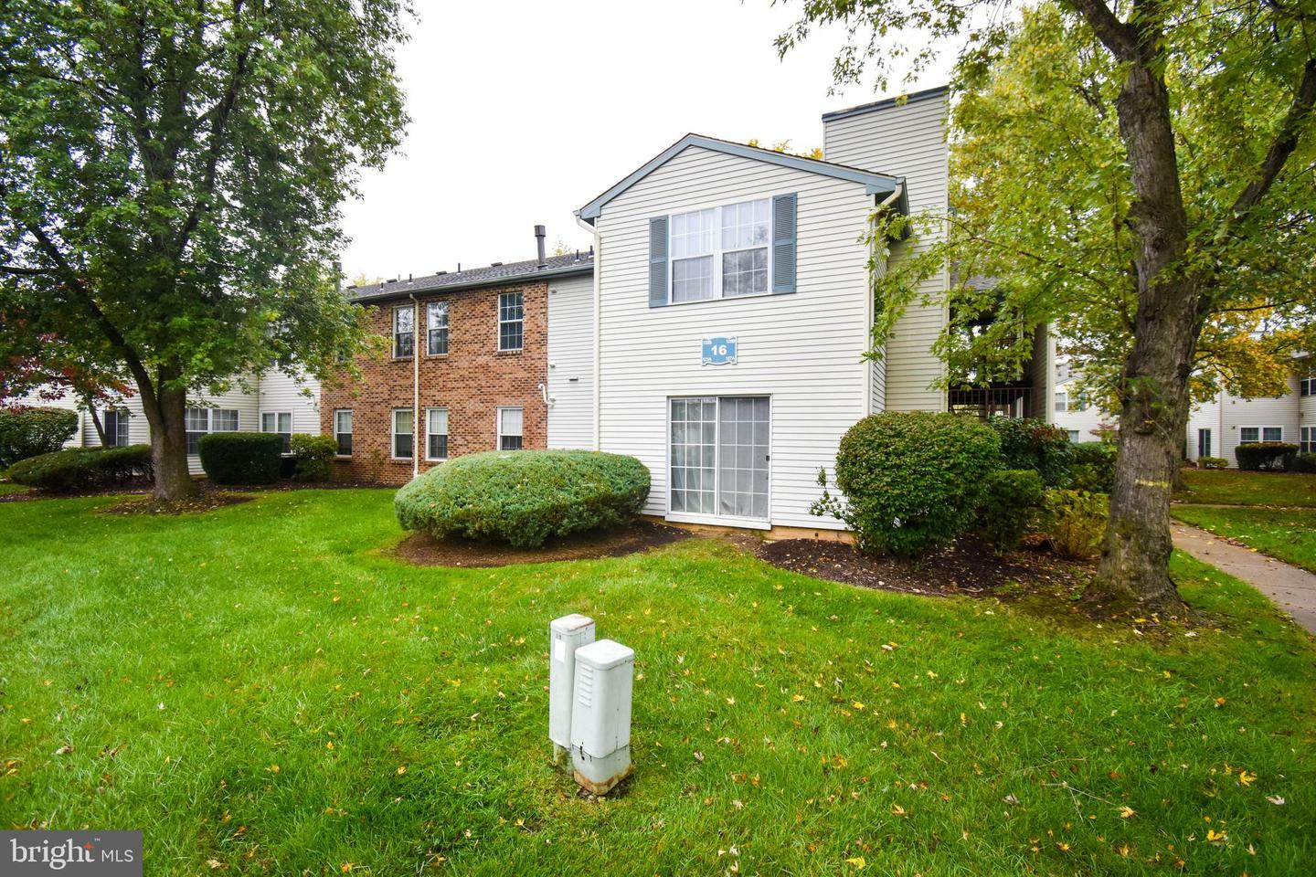 Property Photo:  121 Berwin Way W  NJ 08054 