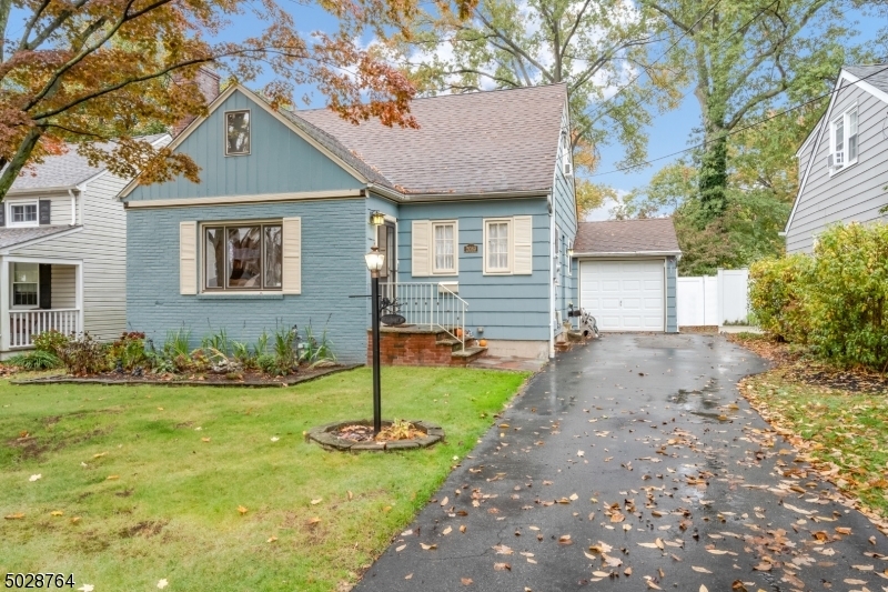 Property Photo:  2089 Lyde Pl  NJ 07076 