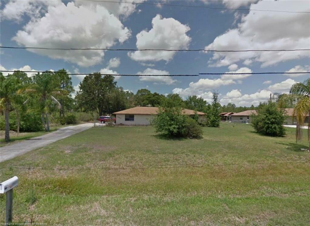 Property Photo:  4927 Lakewood Road  FL 33875 