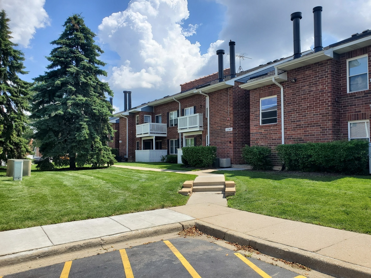 Property Photo:  2348 S Goebbert Road 2076  IL 60005 