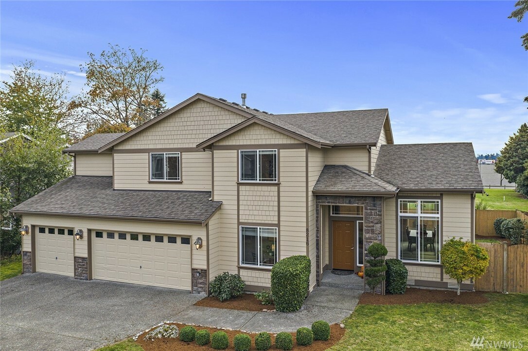 Property Photo: 8216 234th St SW WA 98026