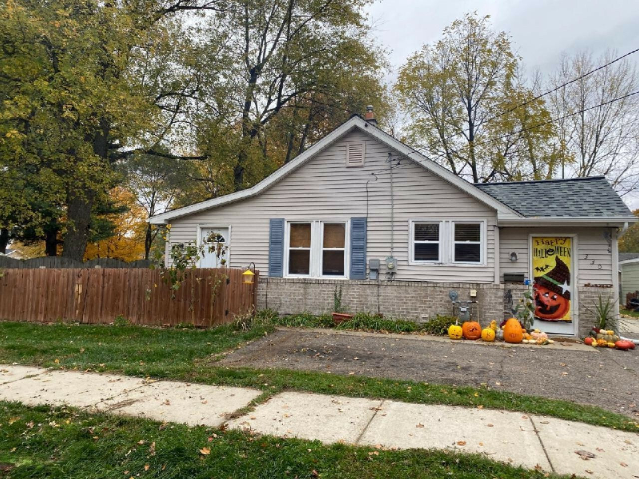 Property Photo: 330 Garfield Street MI 49078